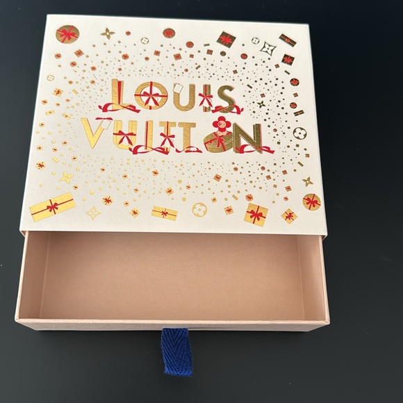 Louis Vuitton gift packages - Picture 5 of 10